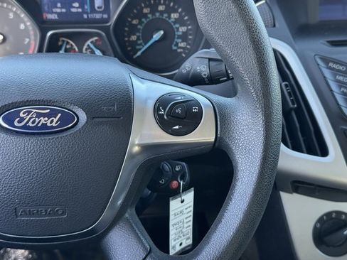 Used 2014 Ford Focus SE w/ SE Winter Package image 23