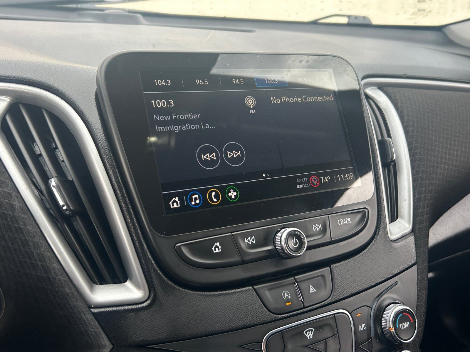 Used 2023 Chevrolet Malibu LS FWD image 26