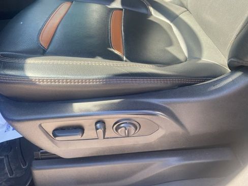 Used 2022 GMC Sierra 2500 AT4 w/ AT4 Preferred Package image 18