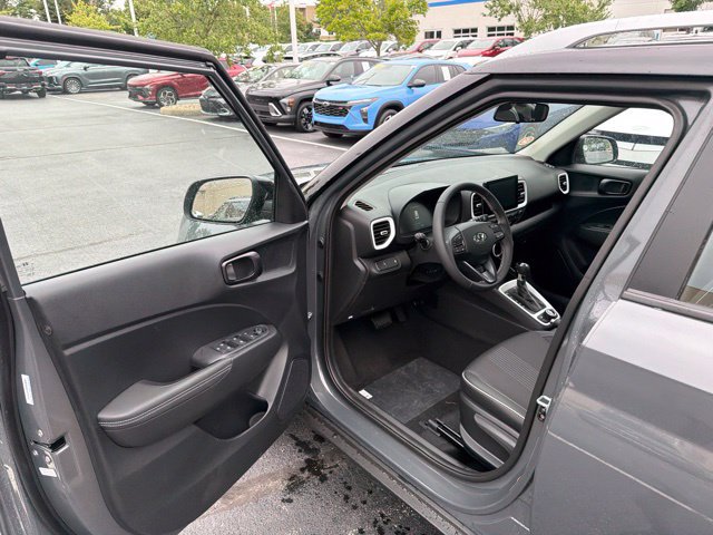 New 2026 Hyundai Venue SEL FWD image 9