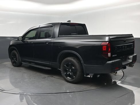 Used 2025 Honda Ridgeline Black Edition image 4