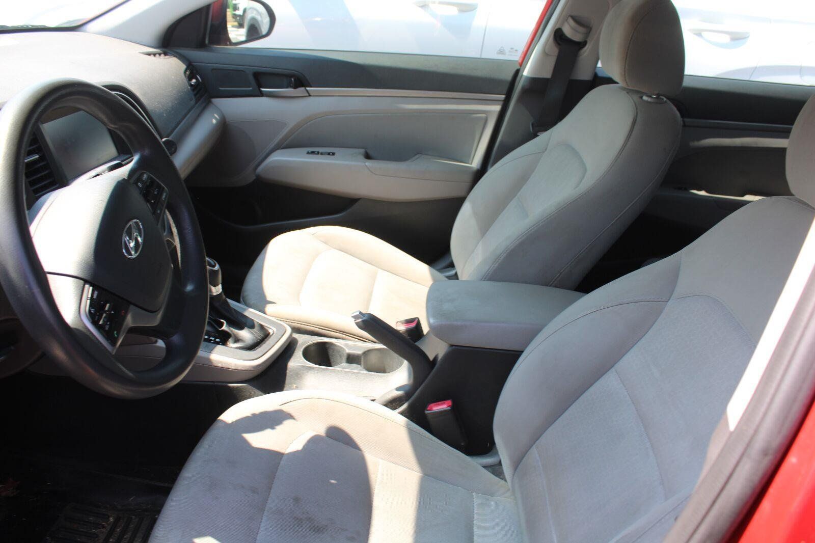Used 2018 Hyundai Elantra SEL FWD image 8