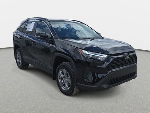 Used 2025 Toyota RAV4 XLE w/ Convenience Package FWD image 3