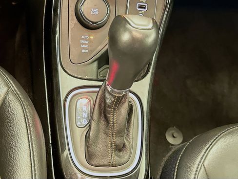 Used 2018 Jeep Compass Limited AWD/4WD image 25