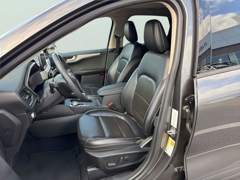 Used 2020 Ford Escape SE Sport image 17