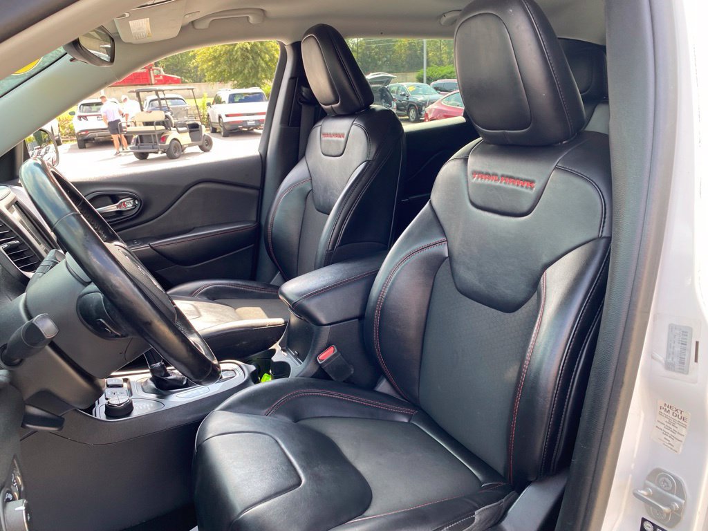 Used 2021 Jeep Cherokee Trailhawk AWD/4WD image 21