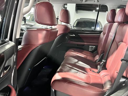 Used 2018 Lexus LX 570 4WD w/ Luxury Package image 3