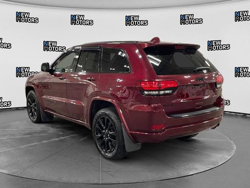 Used 2018 Jeep Grand Cherokee Altitude AWD/4WD image 3