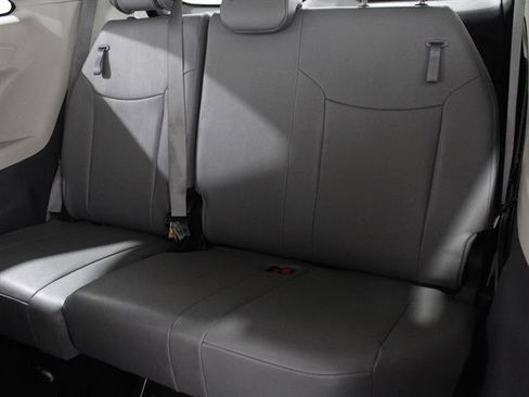 Used 2023 Toyota Sienna XLE image 18