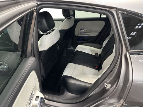 Used 2022 Mercedes-Benz GLA 250 4MATIC image 29