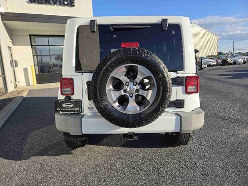 Used 2016 Jeep Wrangler Unlimited Sahara w/ Max Tow Package image 4