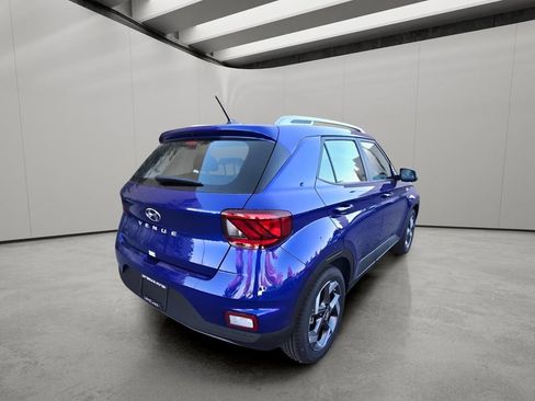 Used 2025 Hyundai Venue SEL FWD image 5