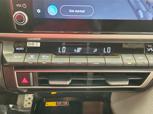 Used 2025 Toyota Camry SE FWD image 27