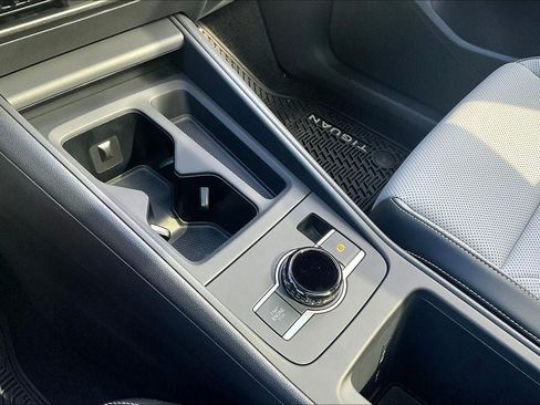 New 2026 Volkswagen Tiguan SE R-Line AWD/4WD image 17