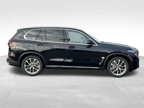 New 2026 BMW X5 xDrive50e image 2