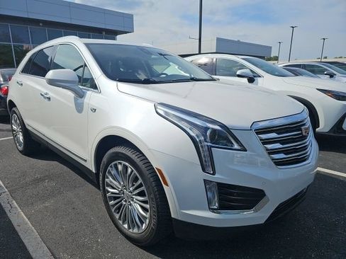 Used 2019 Cadillac XT5 Luxury FWD image 2