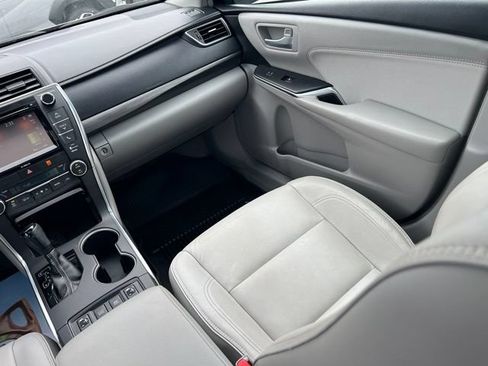 Used 2017 Toyota Camry XLE FWD image 13