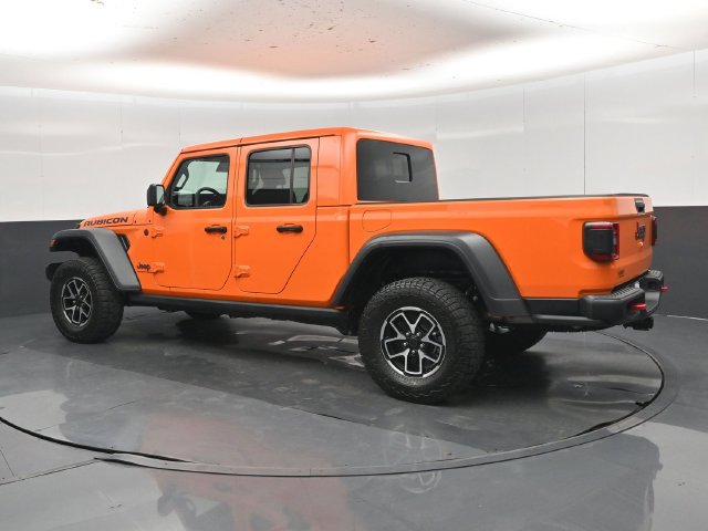 Used 2025 Jeep Gladiator Rubicon w/ Convenience Group AWD/4WD image 33