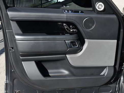 Used 2018 Land Rover Range Rover Long Wheelbase Supercharged image 16