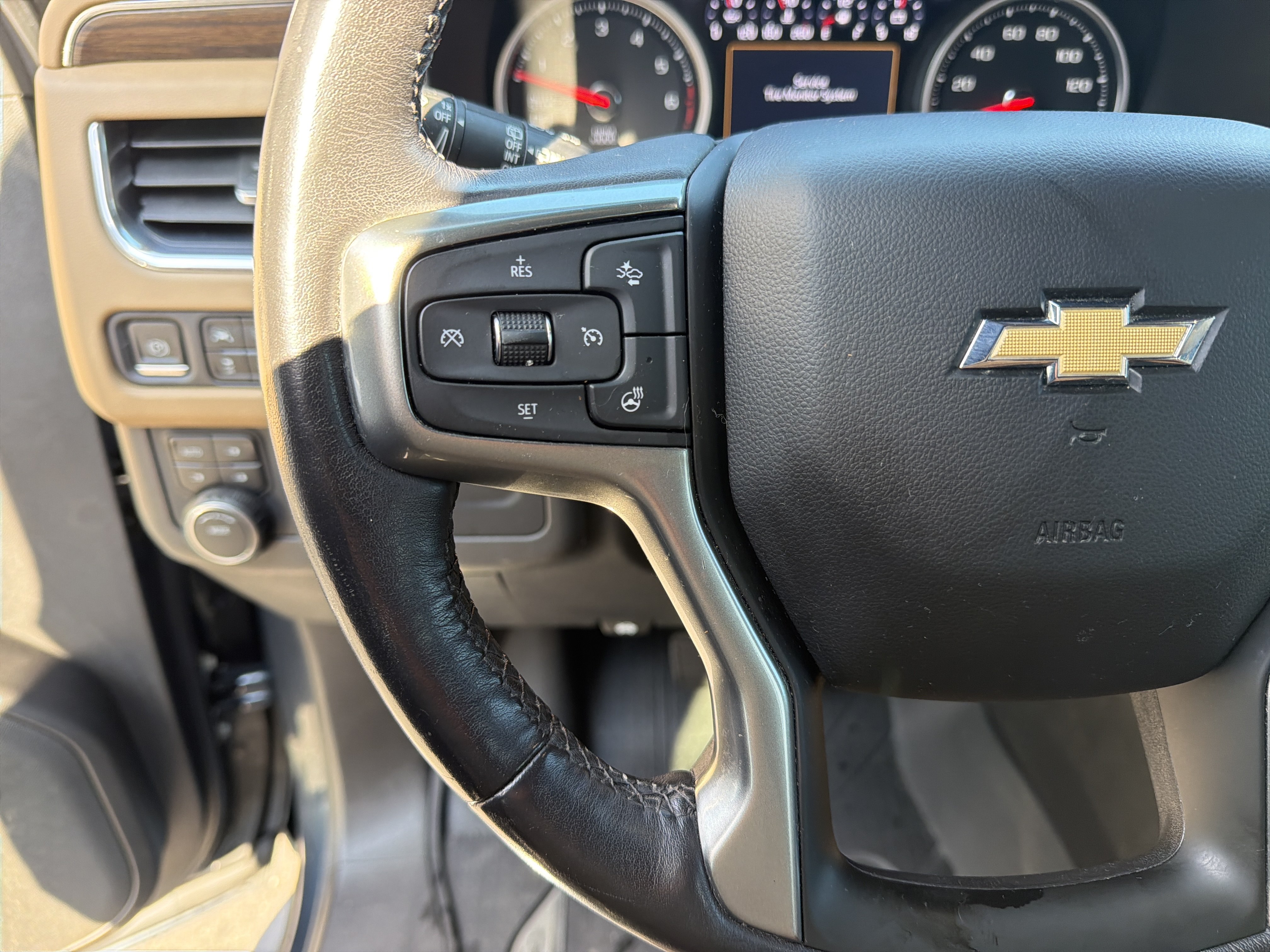 Used 2021 Chevrolet Suburban Premier AWD/4WD image 19