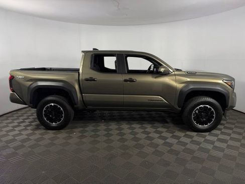 Used 2026 Toyota Tacoma TRD Off-Road AWD/4WD image 10