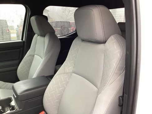 Used 2025 Toyota Tacoma SR5 image 19