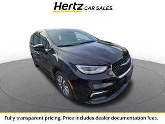 Used 2023 Chrysler Pacifica Touring-L FWD video 1