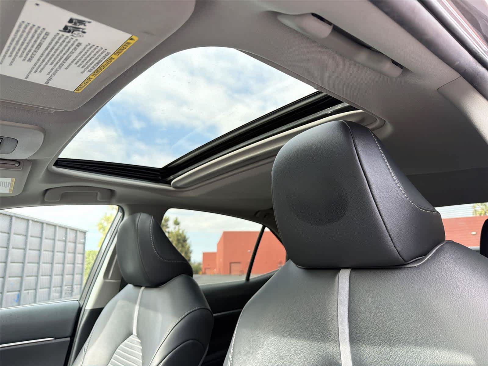Used 2022 Toyota Camry SE w/ Convenience Package FWD image 40