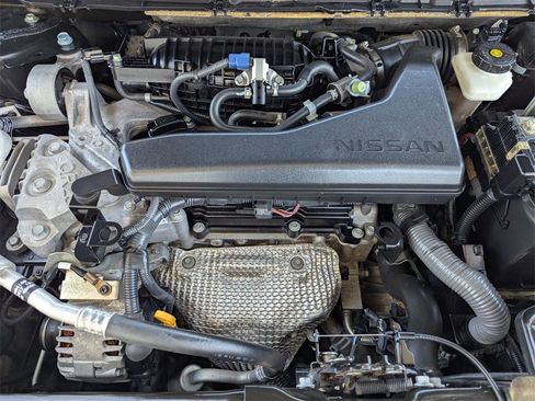 Used 2018 Nissan Rogue SV image 9