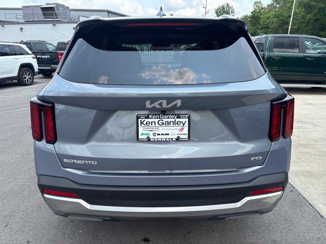 Used 2025 Kia Sorento EX w/ Panoramic Sunroof Package AWD/4WD image 8