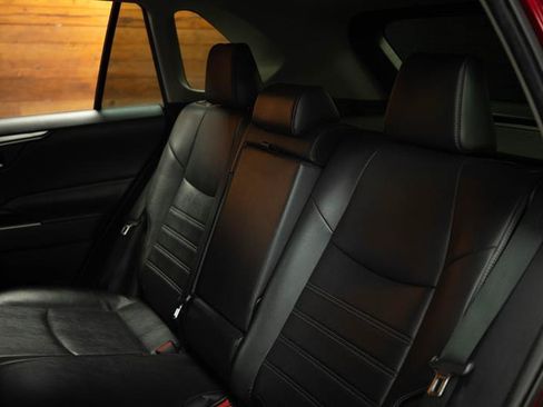Used 2021 Toyota RAV4 XLE Premium w/ Carpet Mat Package (TMS) FWD image 13