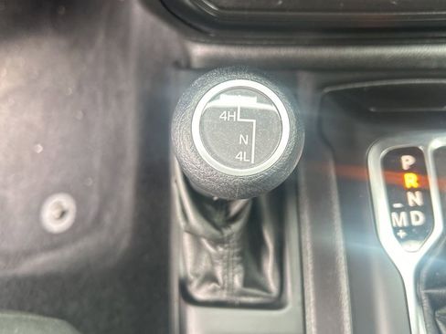 Used 2022 Jeep Gladiator Sport AWD/4WD image 26