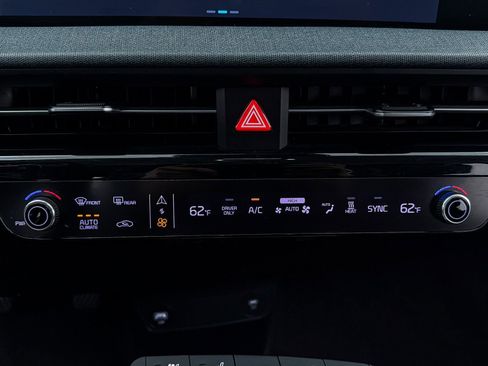 Used 2022 Kia EV6 Wind image 25