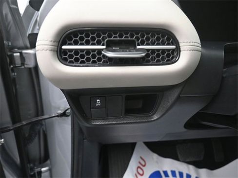 Used 2024 Honda HR-V EX-L image 13