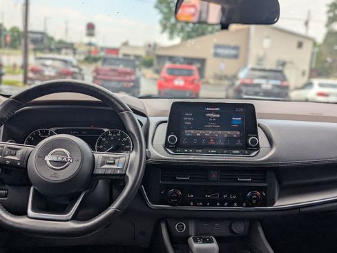 Used 2023 Nissan Rogue SV w/ SV Premium B Package AWD/4WD image 16