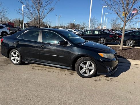 Used 2014 Toyota Camry SE image 6