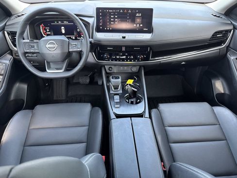 Used 2025 Nissan Rogue SL w/ SL Premium Package FWD image 11