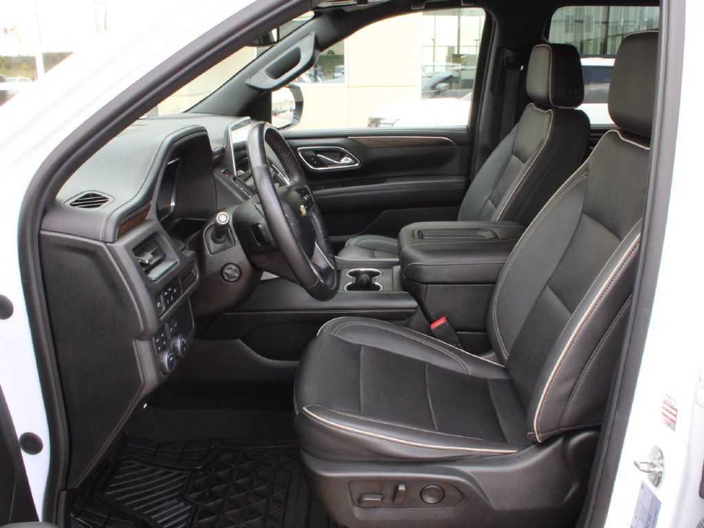 Used 2023 Chevrolet Suburban Premier AWD/4WD image 12