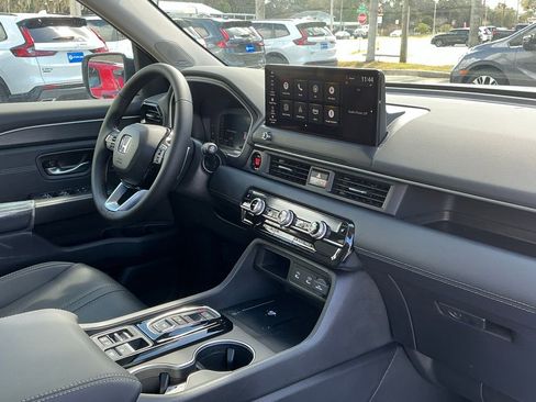 New 2026 Honda Pilot Touring image 17