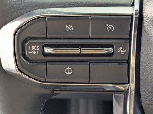 Used 2025 GMC Acadia Elevation image 16