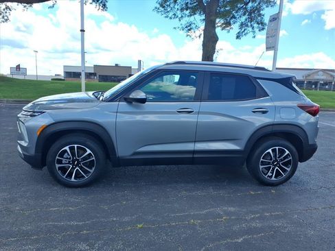 Used 2025 Chevrolet TrailBlazer LT AWD/4WD image 4