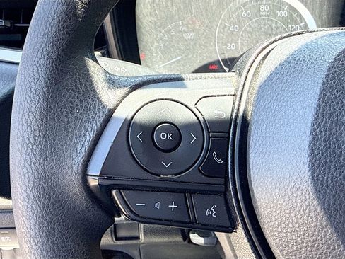 Used 2020 Toyota Corolla LE FWD image 33