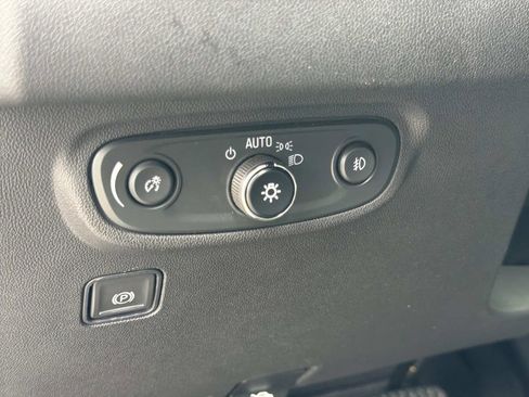 Used 2023 GMC Terrain AT4 image 24