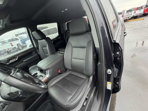 Used 2023 Chevrolet Silverado 1500 LT Trail Boss w/ LT Trail Boss Premium Package AWD/4WD image 9