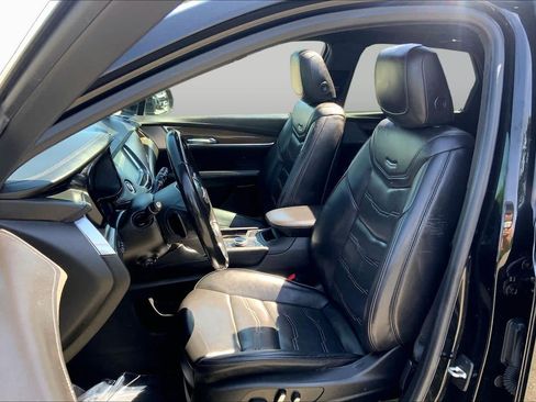 Used 2020 Cadillac XT5 Premium Luxury w/ Platinum Package AWD/4WD image 9