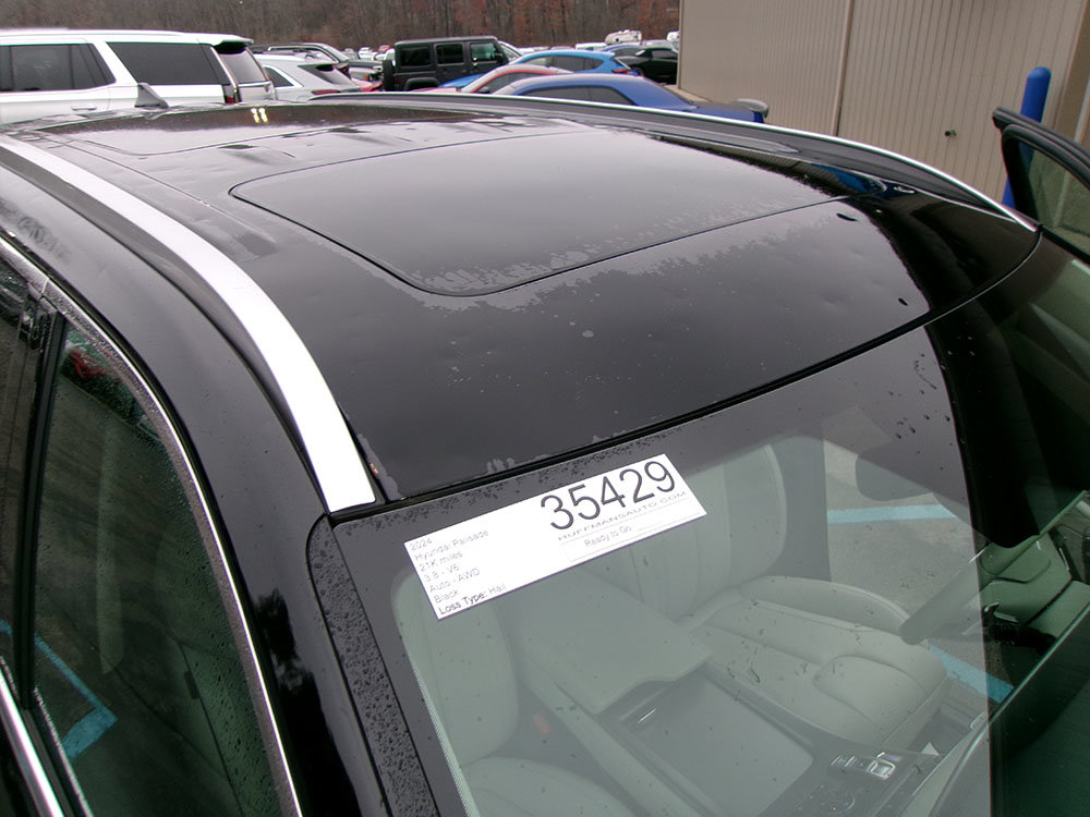 Used 2024 Hyundai Palisade Limited AWD/4WD image 9
