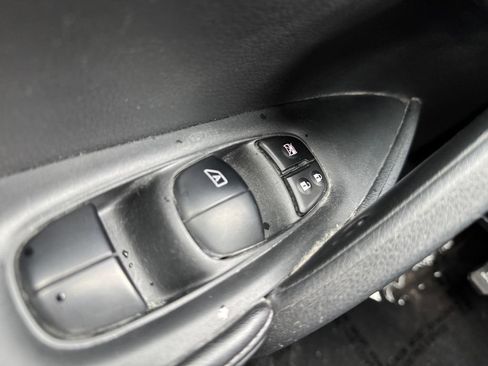 Used 2020 Nissan Rogue SV AWD/4WD image 29