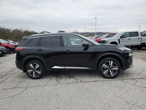 Used 2023 Nissan Rogue Platinum w/ Platinum Premium Package image 3