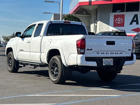 Used 2022 Toyota Tacoma SR5 image 3