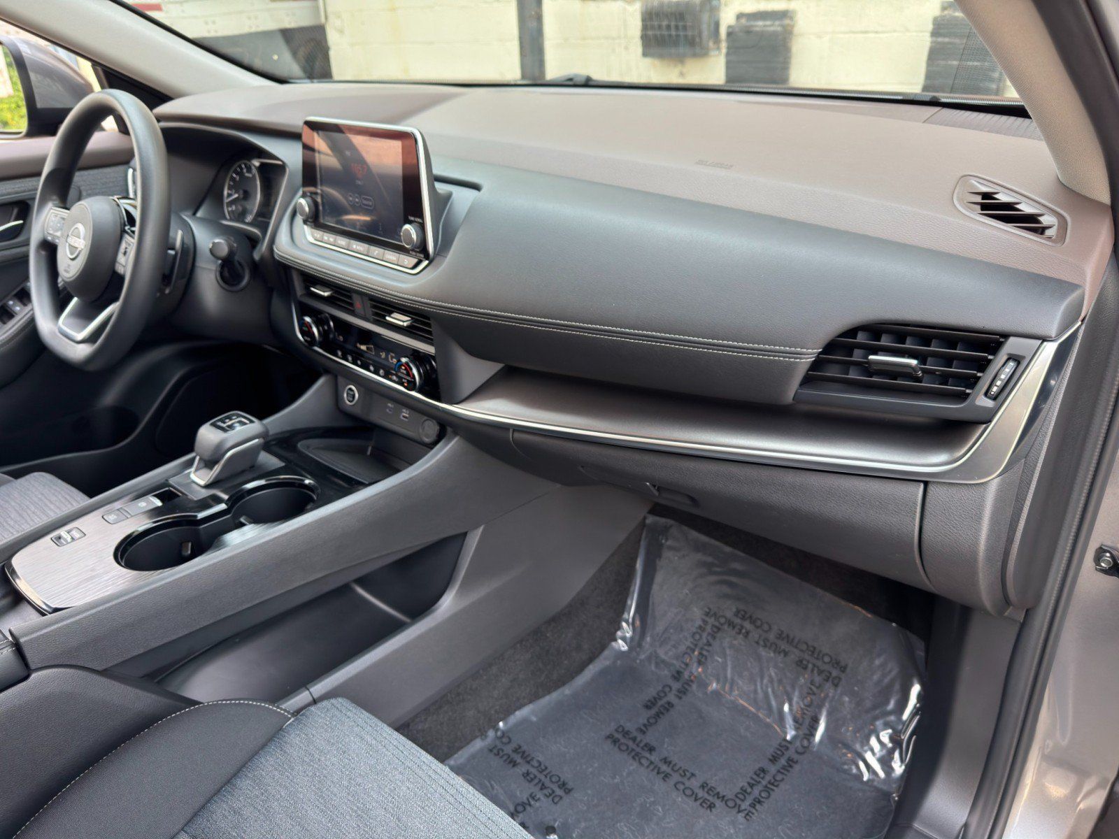 Used 2023 Nissan Rogue SV FWD image 13